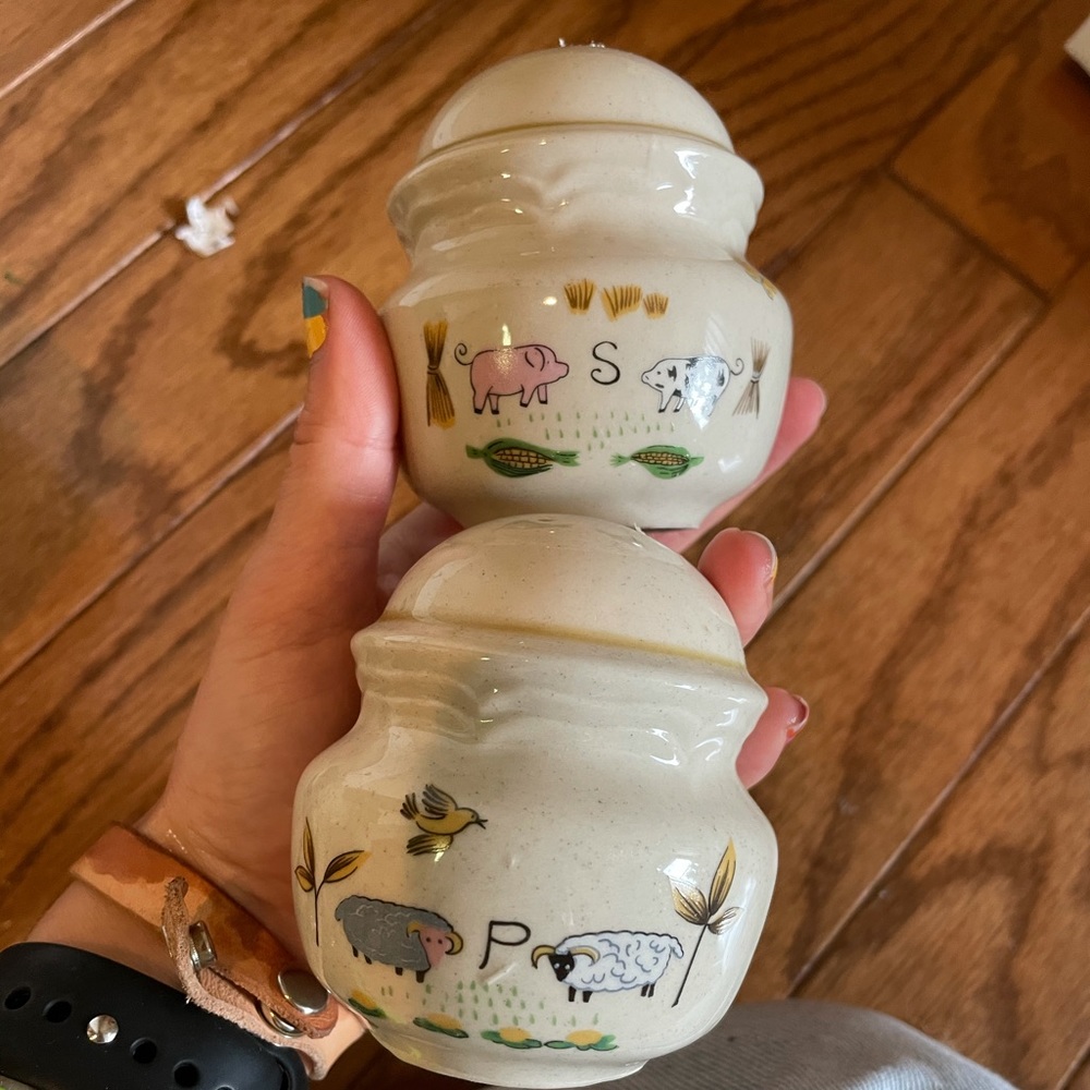 FREE WITH $20 PURCHASE vintage salt & pepper shake